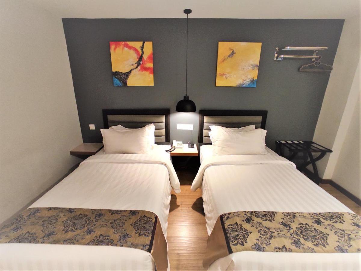 Apple Suites Hotel Sitiawan Εξωτερικό φωτογραφία